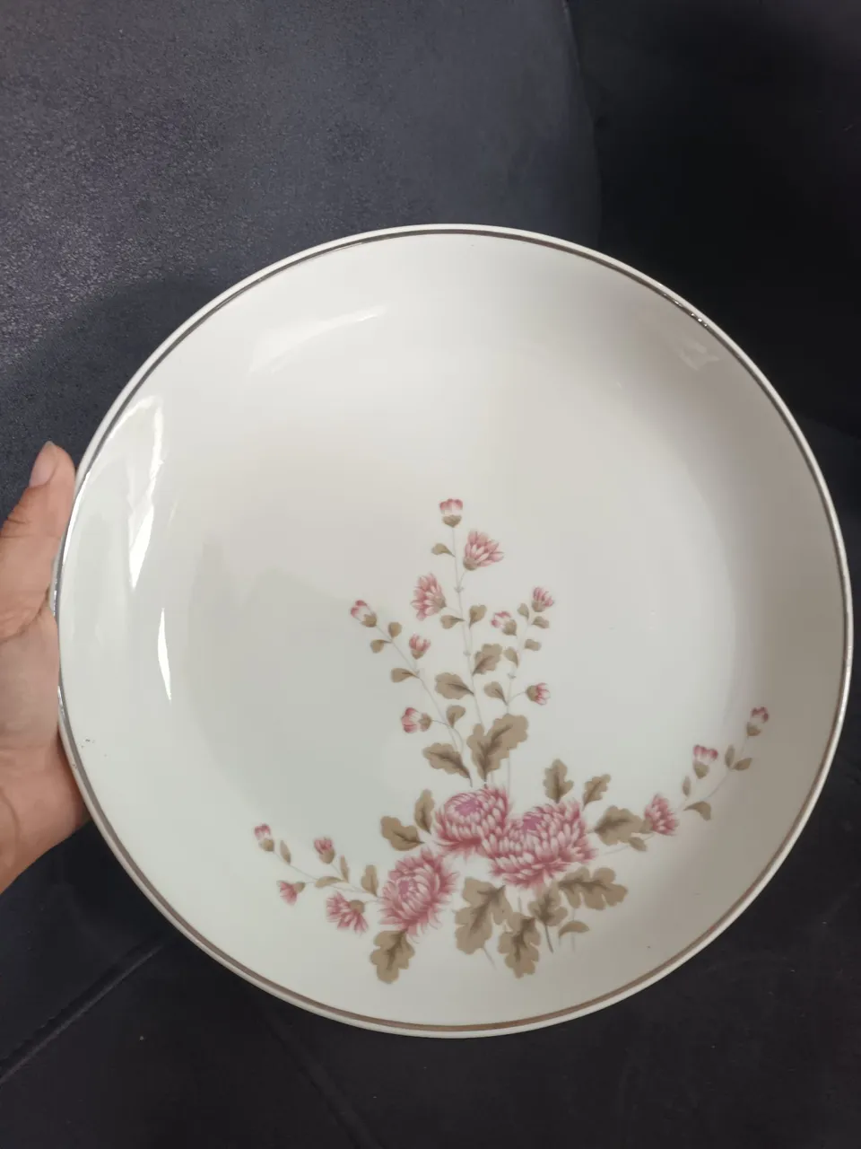 Prato de Porcelana com Flores enorme acho até q é pra bolo marca Schmidt