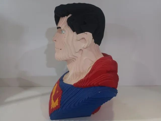 Escultura do Superman em madeira - Foto 2