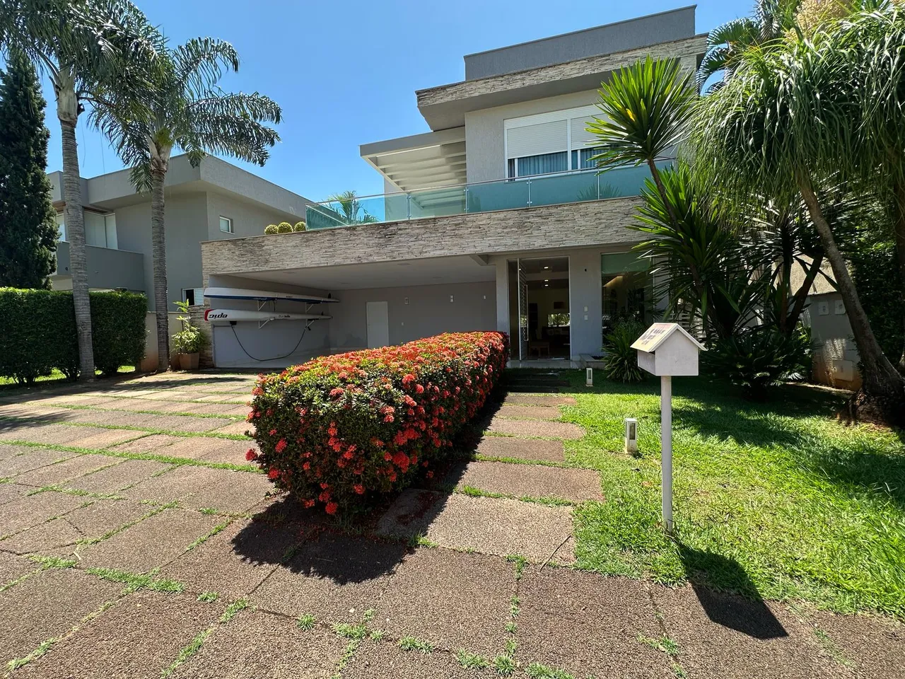 Sobrado de 4 suítes à venda, 470 m² por R$ 3.8000.000,00 - Jardins Atenas - Goiânia/GO