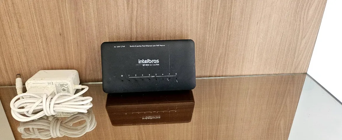 Switch de Rede de Internet - 8 Portas - Marca Intelbras