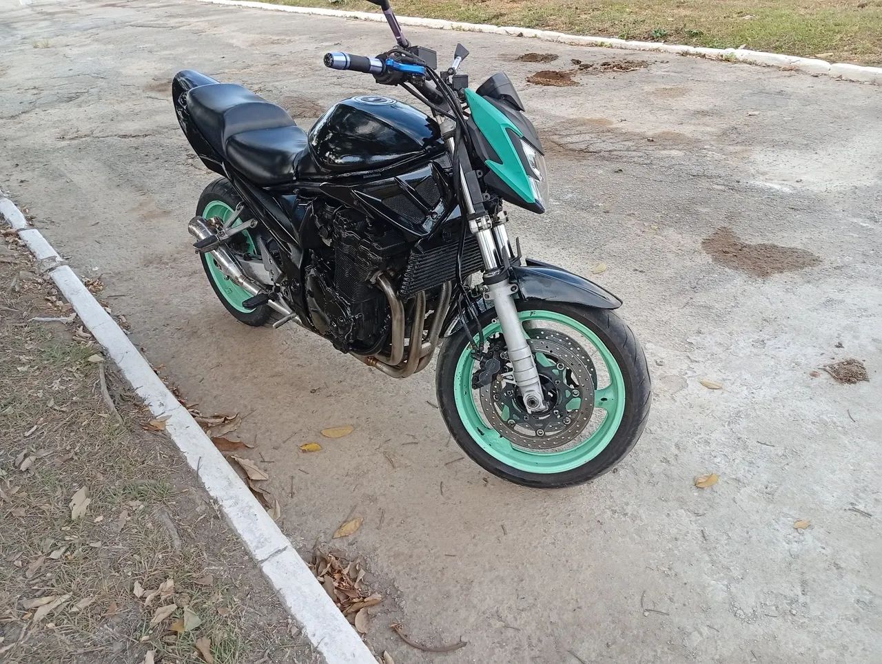 Vendo ou troco bandit 2007 carburada  - Foto 4