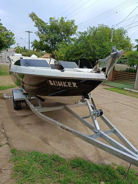 Lancha Miami 5.2 impecável som com módulo bem alto  - Foto 3