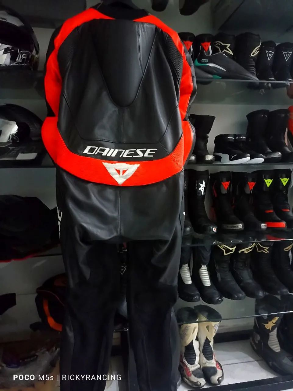 Macacão Dainese 54 Eur assen 2 novinho uma peça  - Foto 4