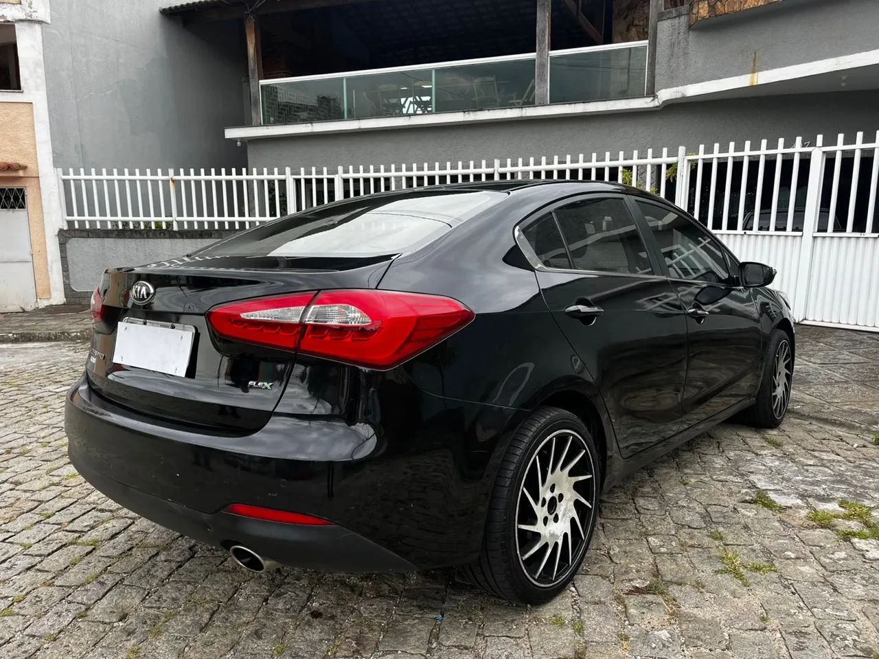 Cerato 1.6 2015 automático Completo  novo demais Primeira parcela para 180 dias