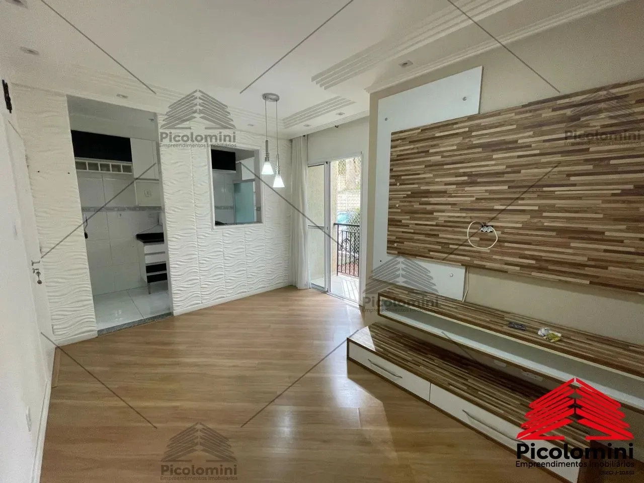 Apartamento à venda no Parque São Lucas, 2 quartos, sala 2 ambientes com sacada, 1 banheir