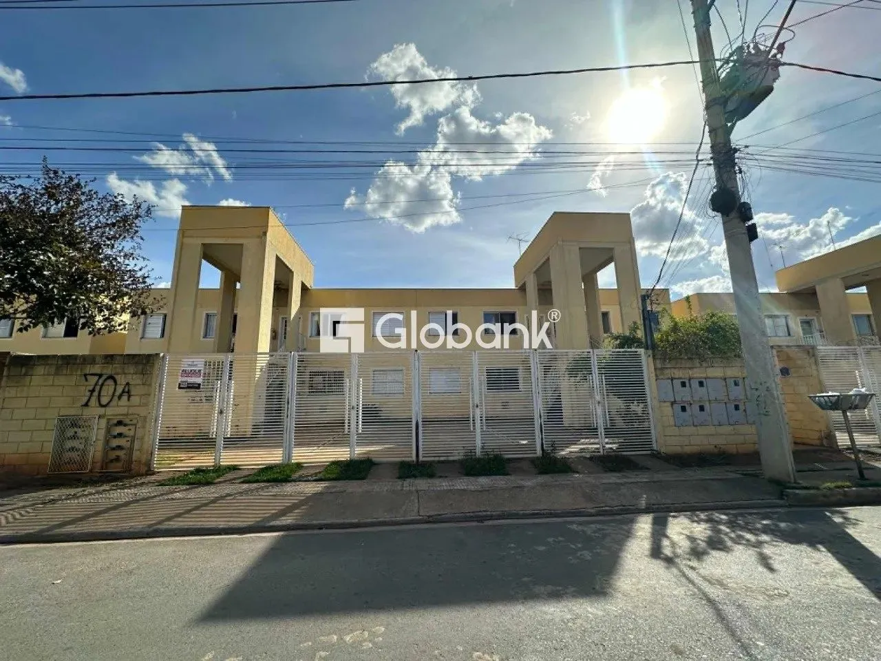 Apartamento Térreo para Aluguel - Bairro Residencial Sul Ipês - Montes Claros/MG, 02 quart