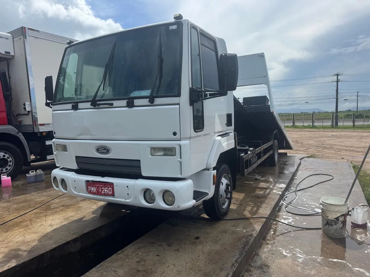 FORD CARGO 816 ANO 2013 COM ASA DELTA E AR CONDICIONADO  - Foto 3