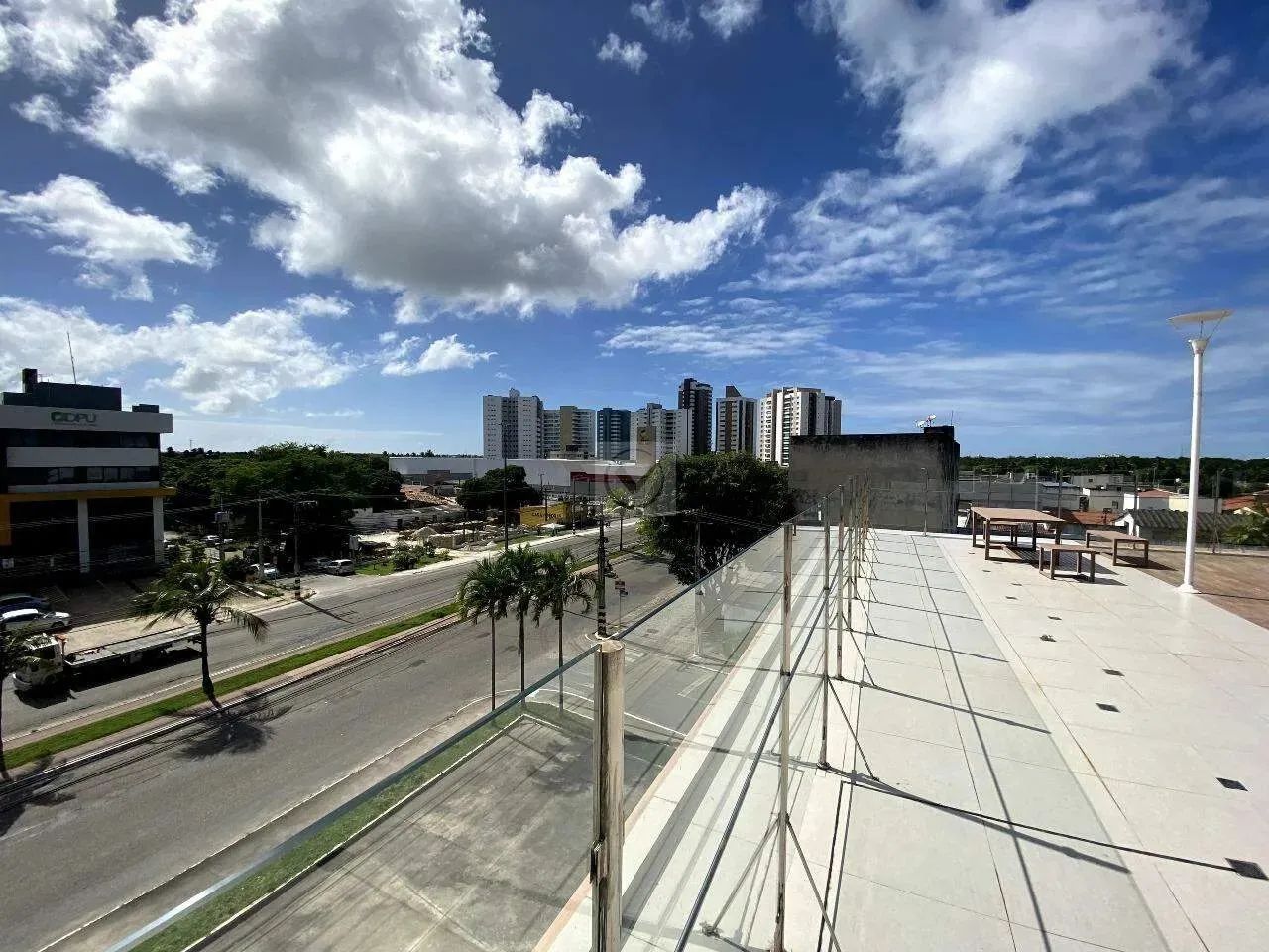 Excelente Prédio Comercial na Av. Tancredo Neves - Foto 5