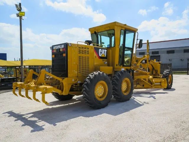 Motoniveladora Caterpillar 120K 2009 11.400h pintura e pneus novos - Foto 4