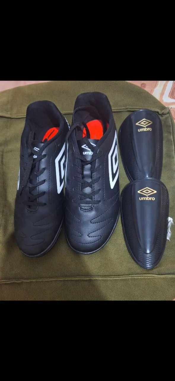 Chuteira umbro original N°36