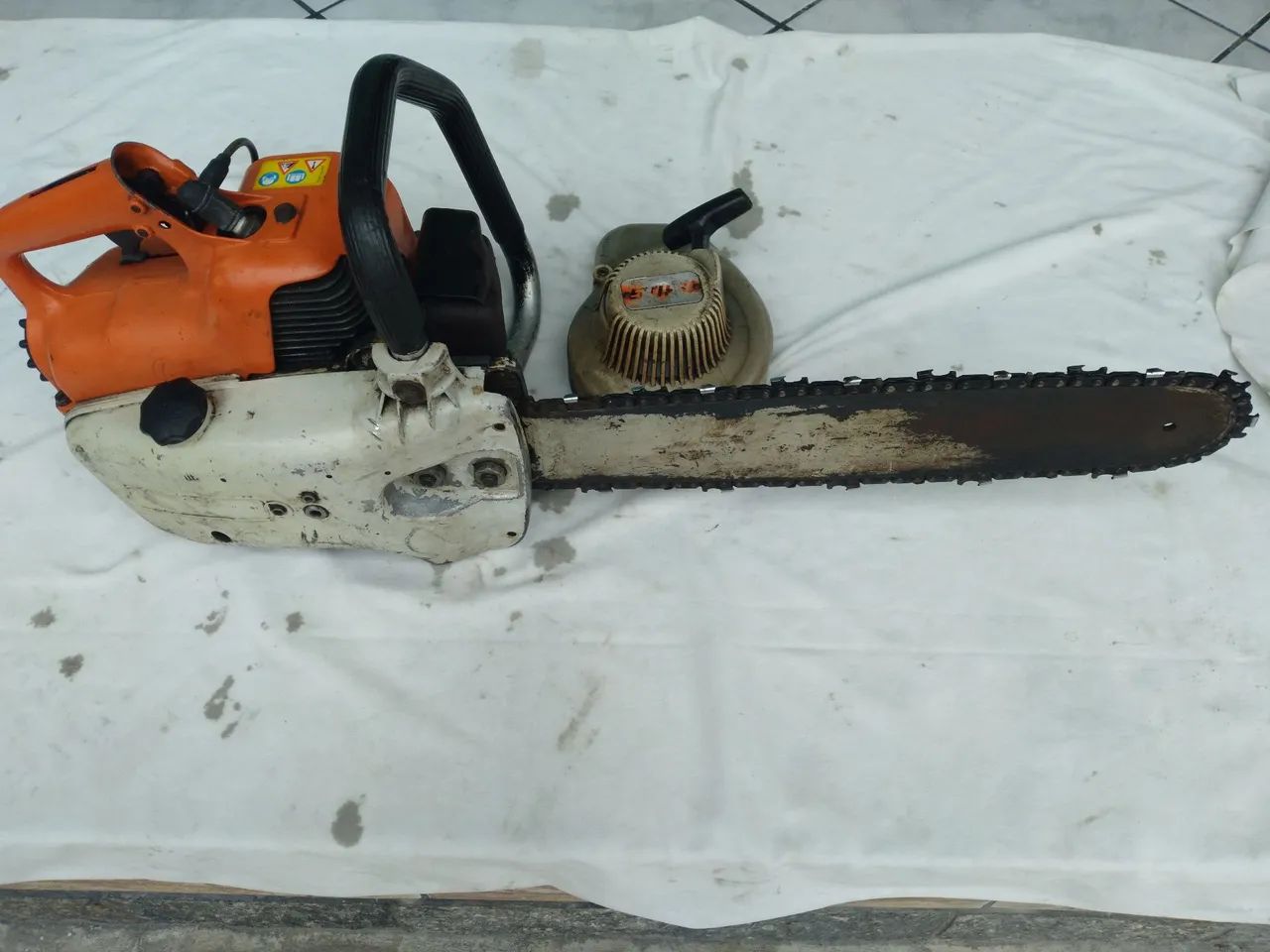 MOTOSSERRA STIHL MS 08 (NECESSITA REVISÃO).