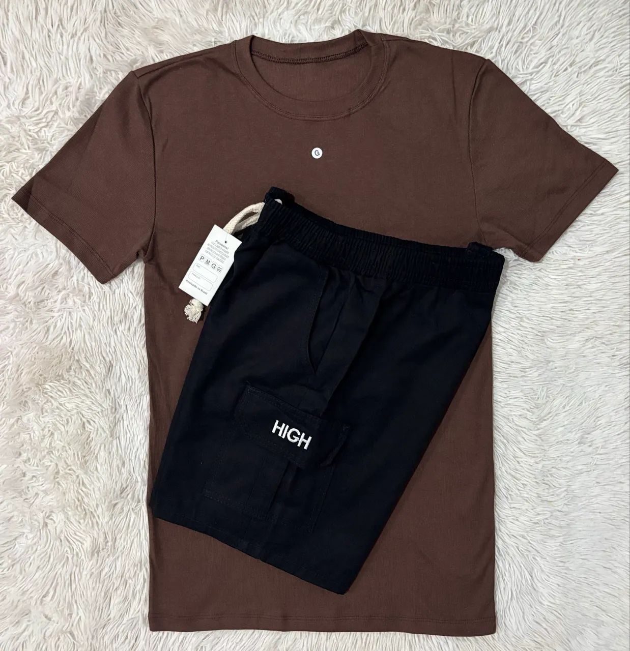 Kit Camisa Marrom e Bermuda Cargo 