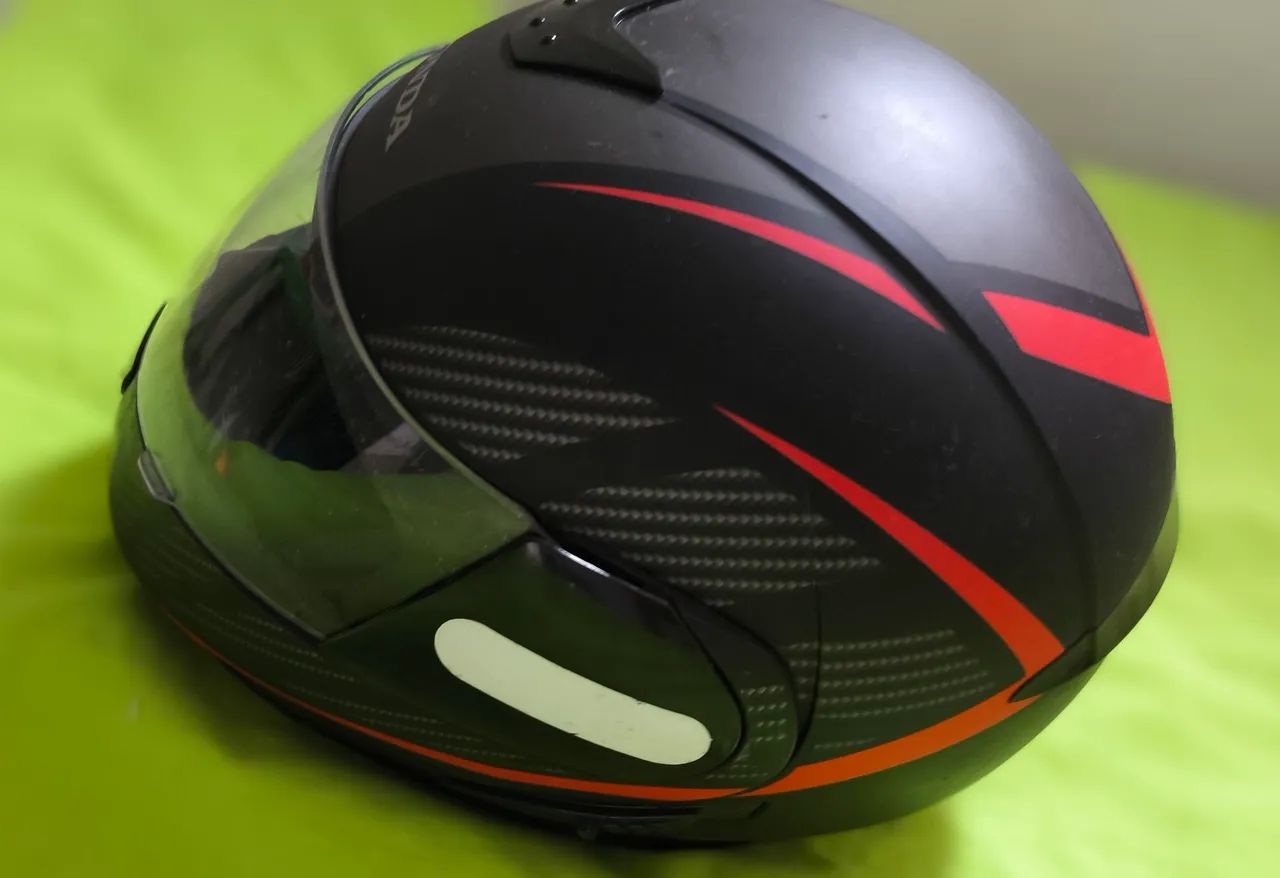Capacete  Honda - Preto com Vermelho - Foto 2