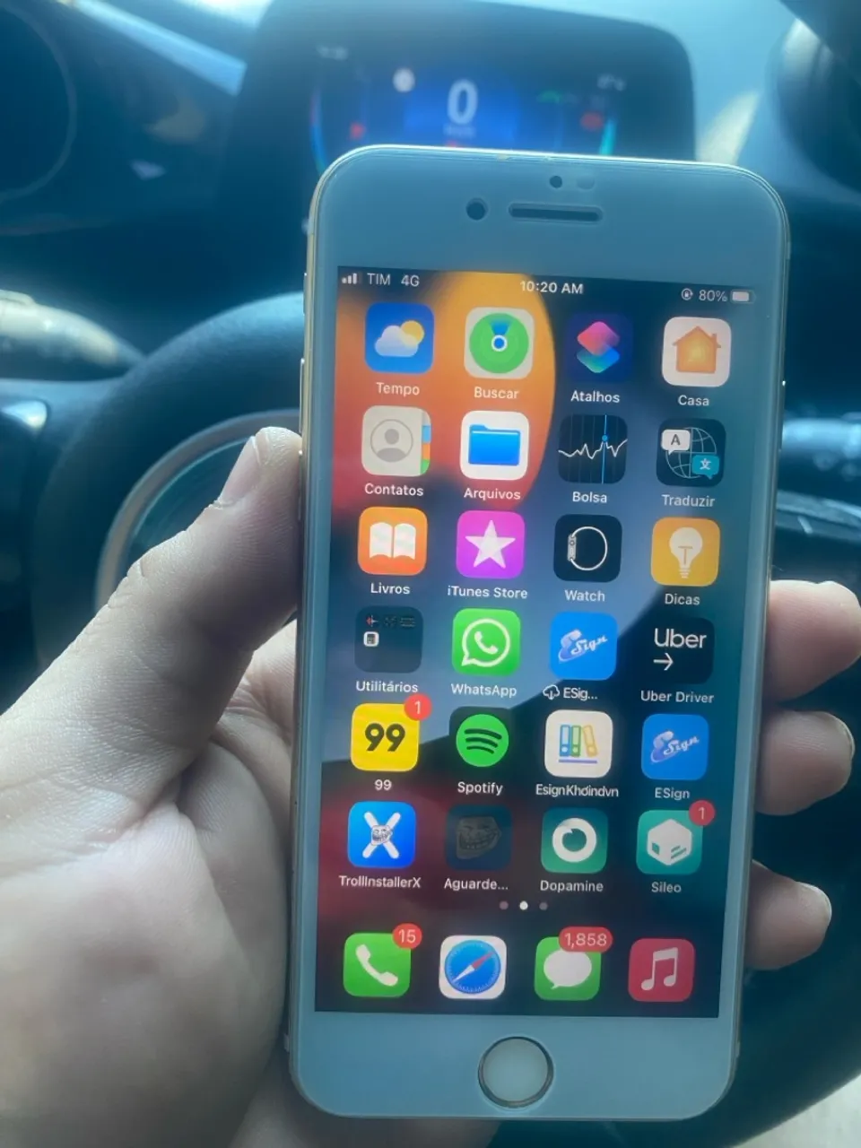 iPhone 7 funcionando tudo perfeito.
