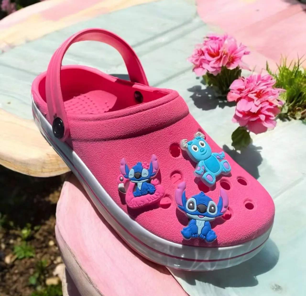 Crocs infantil pink 33/4 + totens