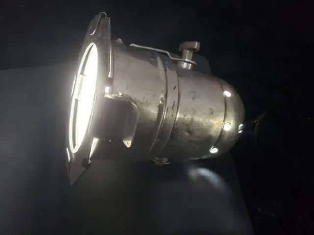 Holofote  wintage de alumínio meca lux 