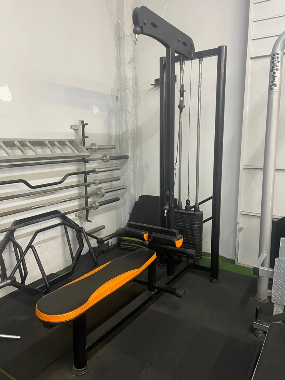 Aparelho de Musculação - Lat Pulldown