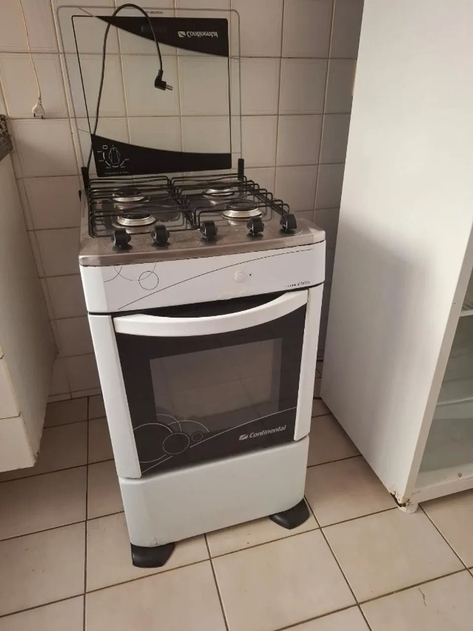 Fogão Continental 4 bocas 110 v (com adaptador de gas encanado) - Foto 2