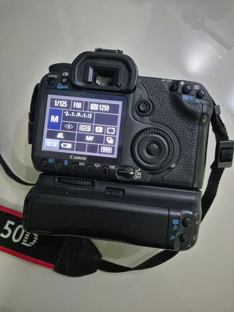 Câmera Canon 50D com Grip Bateria - Foto 2