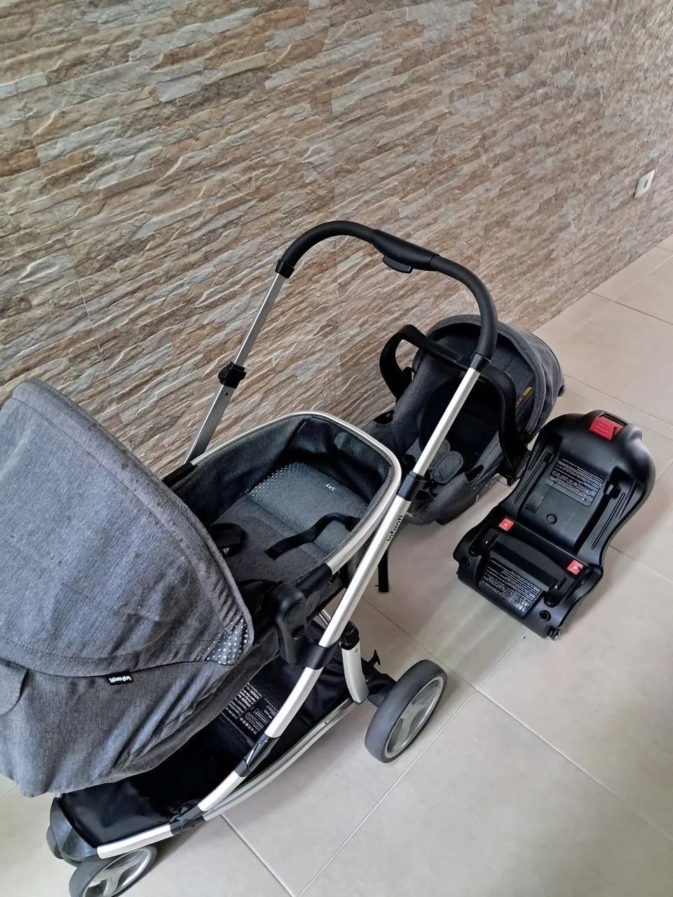 Carrinho de bebê 3x1 