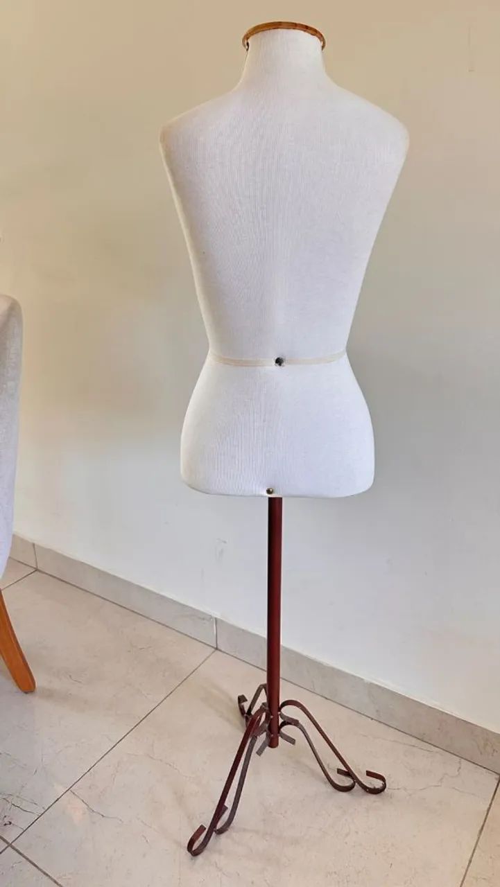 Manequim Busto Feminino vintage com pedestal  - Foto 2