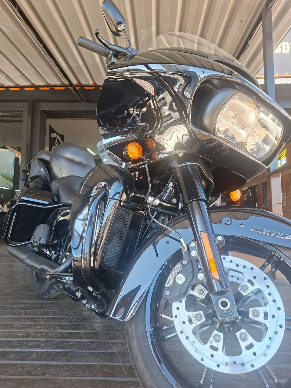 HARLEY DAVIDSON ROAD GLIDE LIMITED