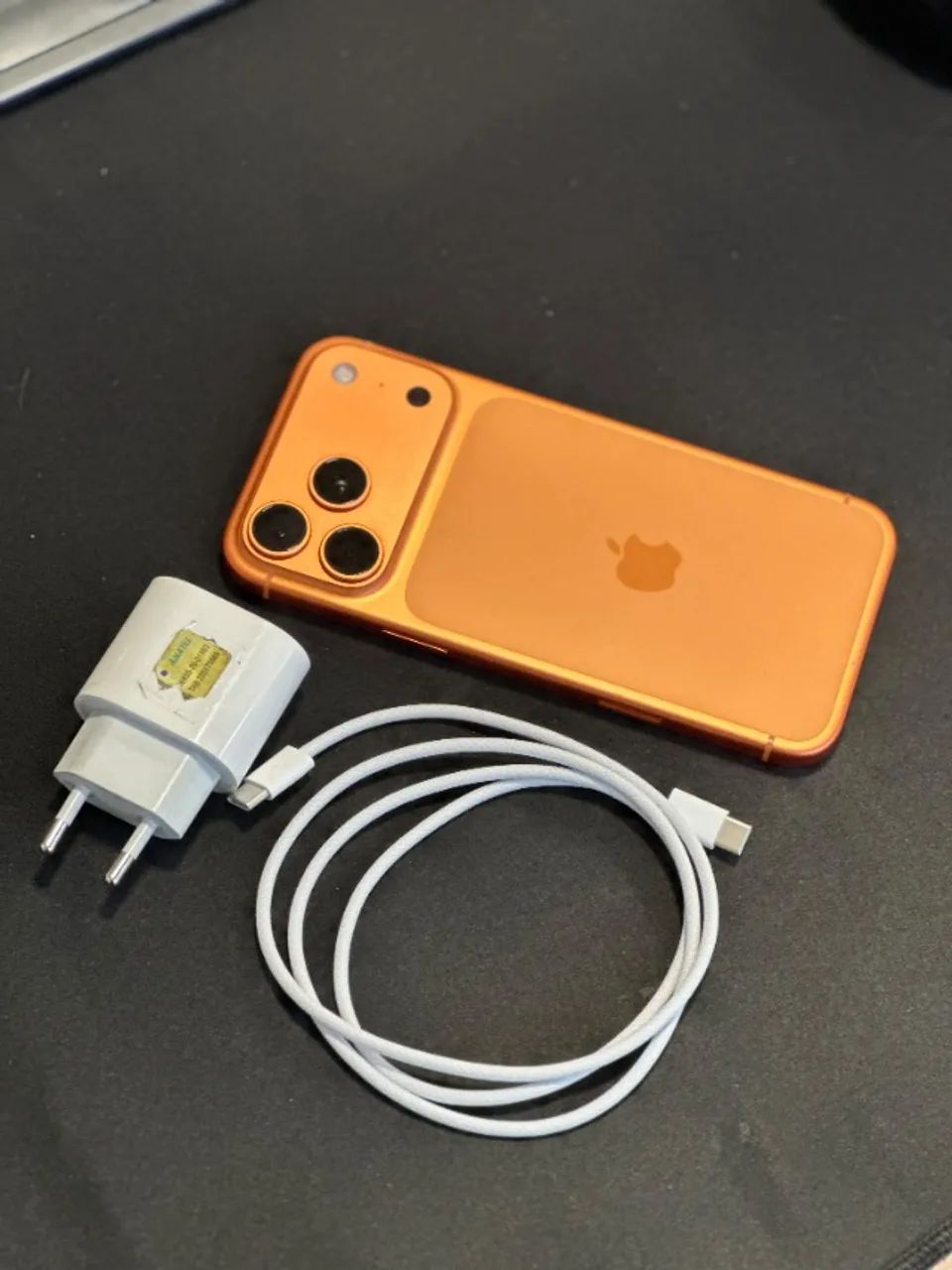 Vendo Iphone 17 pro max 256gb saude da bateria 97%