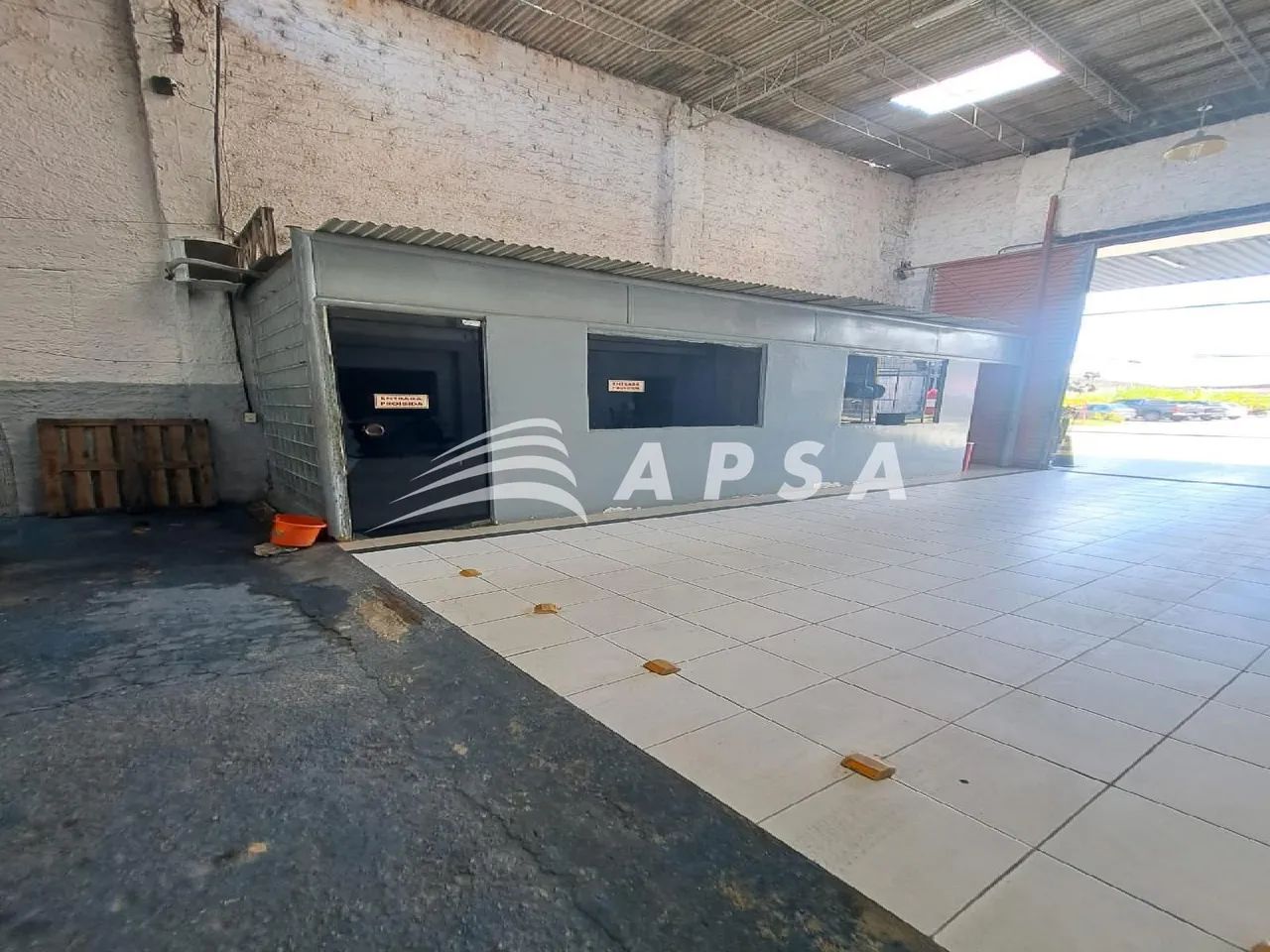 EXCELENTE GALPÃO PRÓXIMO AO MERCADO DA ENCRUZILHADA, 40M2, COM WC. ÓTIMA OPORTUNIDADE PARA - Foto 4