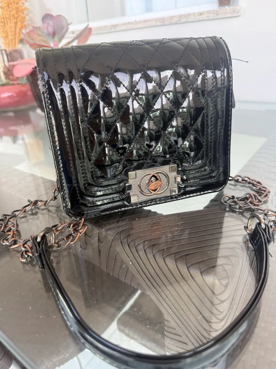 Bolsa preta alça corrente transversal 
