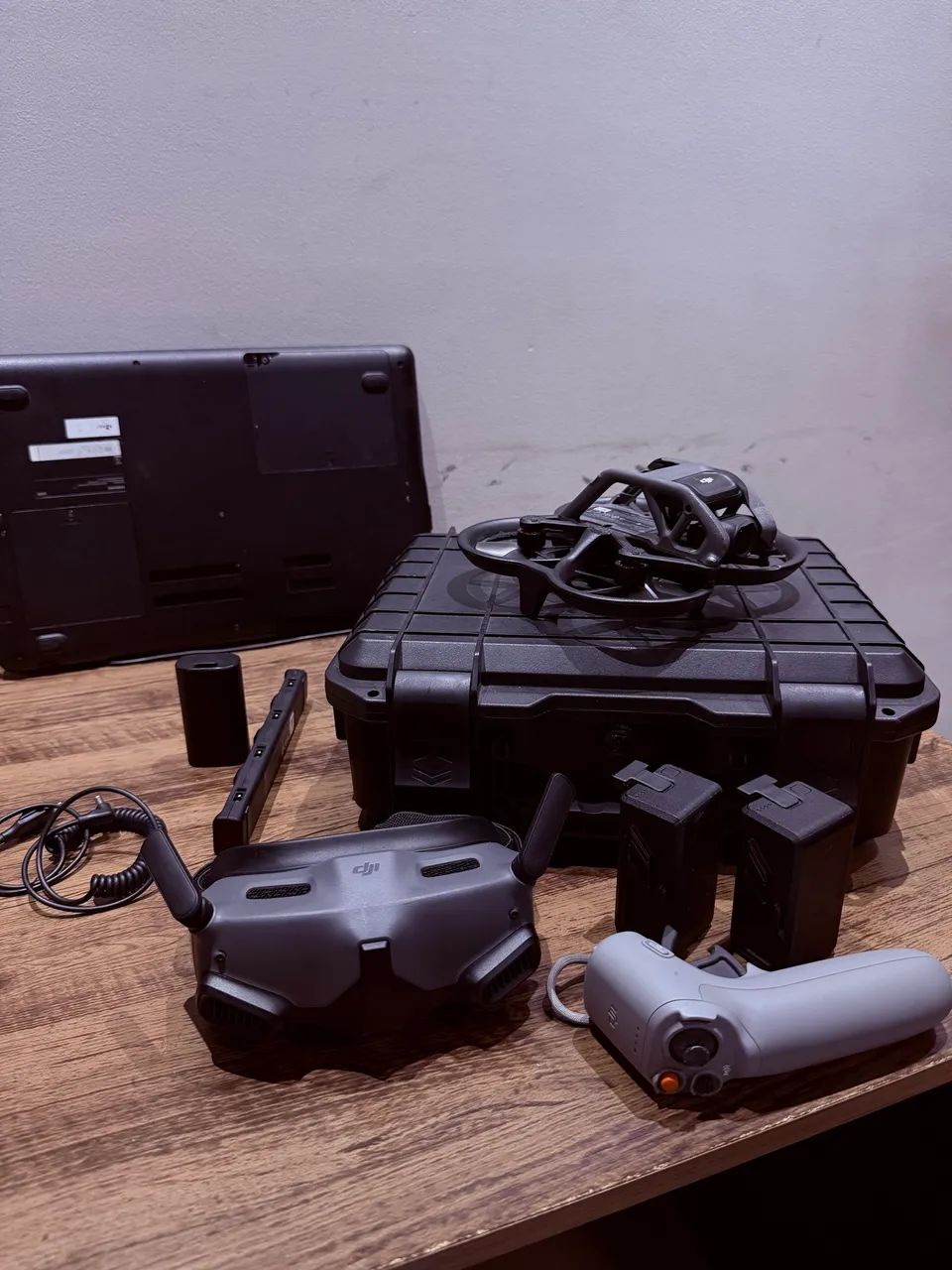 Drone DJI Avata 1 COMPLETO - FPV + Óculos + Controle + Case (TOP) - Foto 2