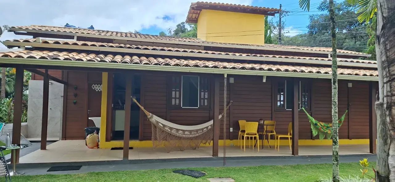 Excelente casa no Condomínio Vale do Ouro