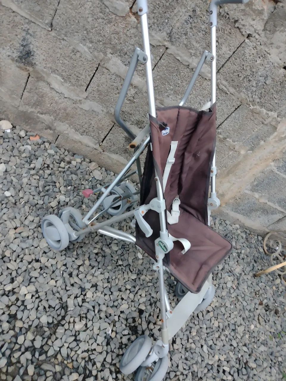 Vendo carrinho guarda chuva Chicco  - Foto 4