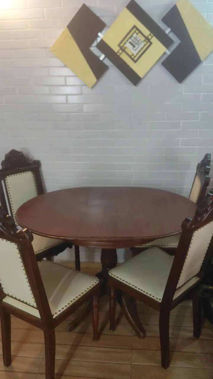 Mesa e cadeiras de madeira  - Foto 5