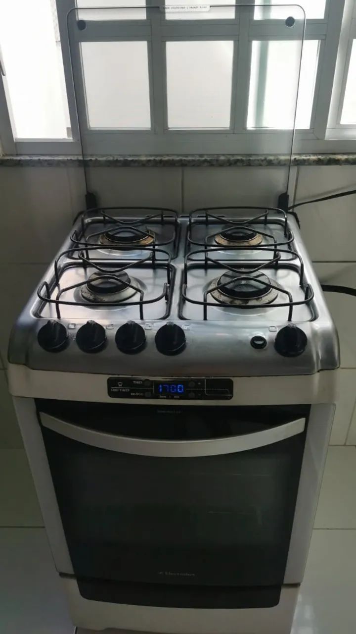 FOGÃO ELECTROLUX 4 BOCAS COM HORA E TIMER - Foto 3