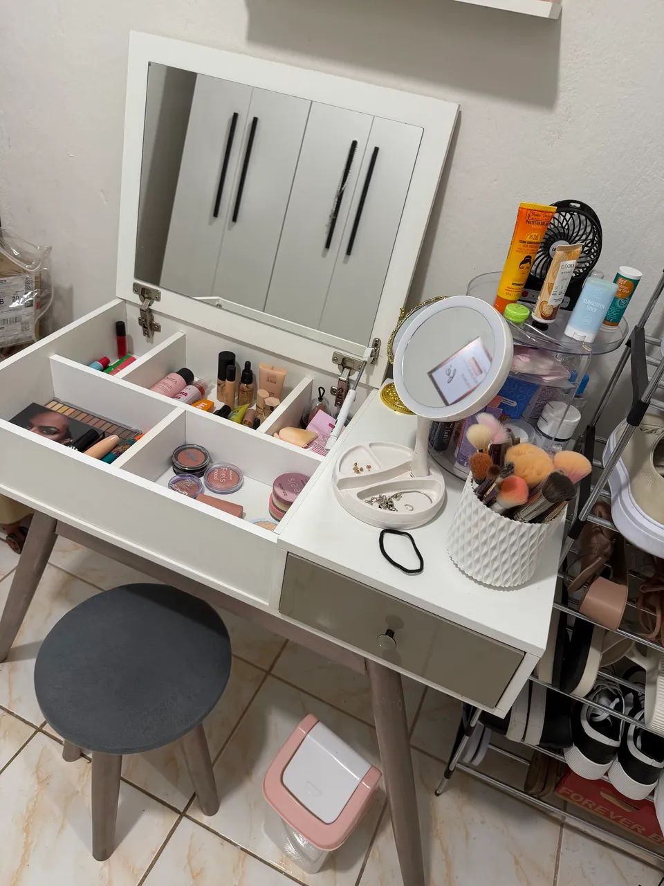 Penteadeira semi nova 