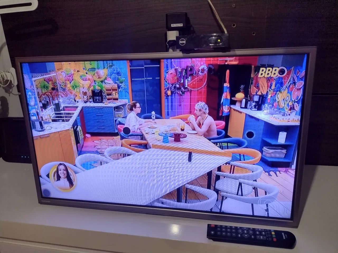 Entrego TV 32polegadas com controle Detalhe na tela 422080275284633601