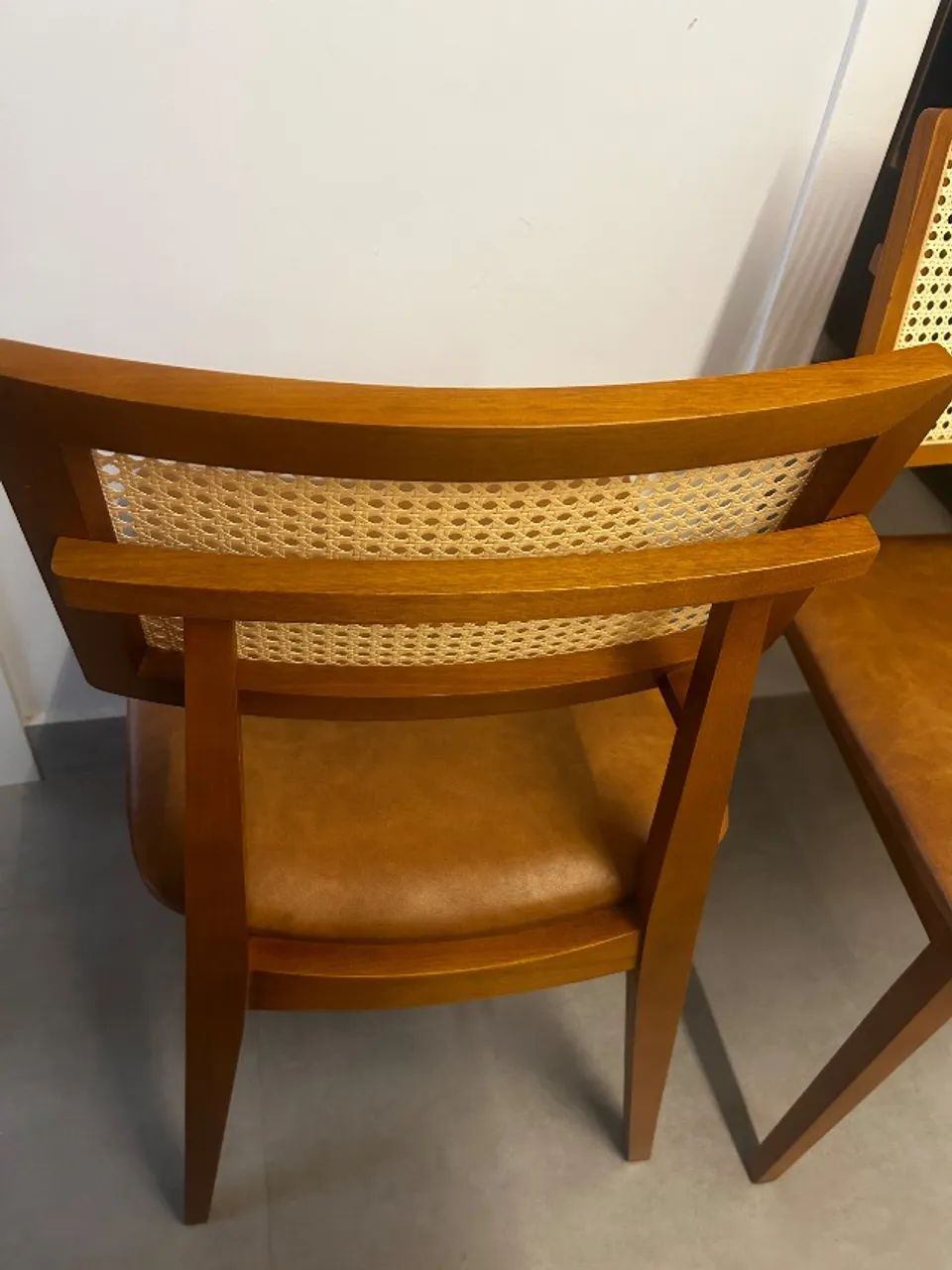Conjunto de 3 Cadeiras em Couro Caramelo - Foto 3