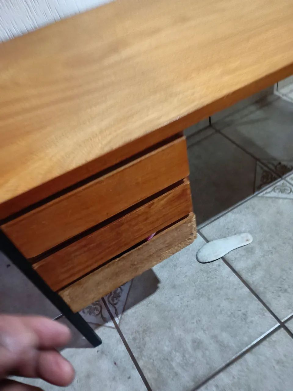 VENDO UMA MESA DE ESCRITÓRIO  - Foto 2