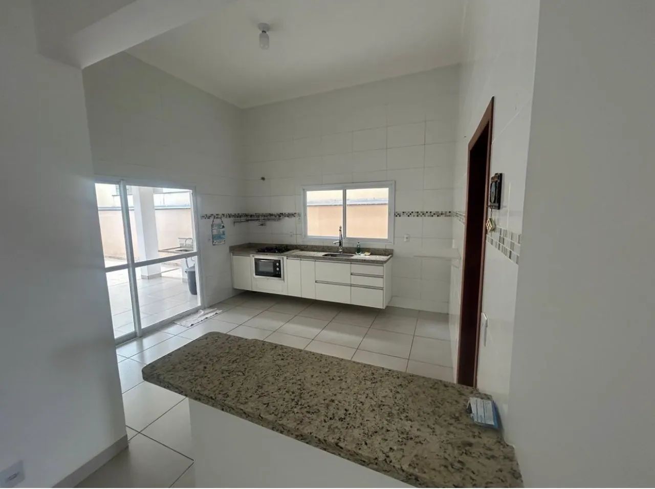 Alugo Casa Térrea em Araçoiaba da Serra - Foto 3