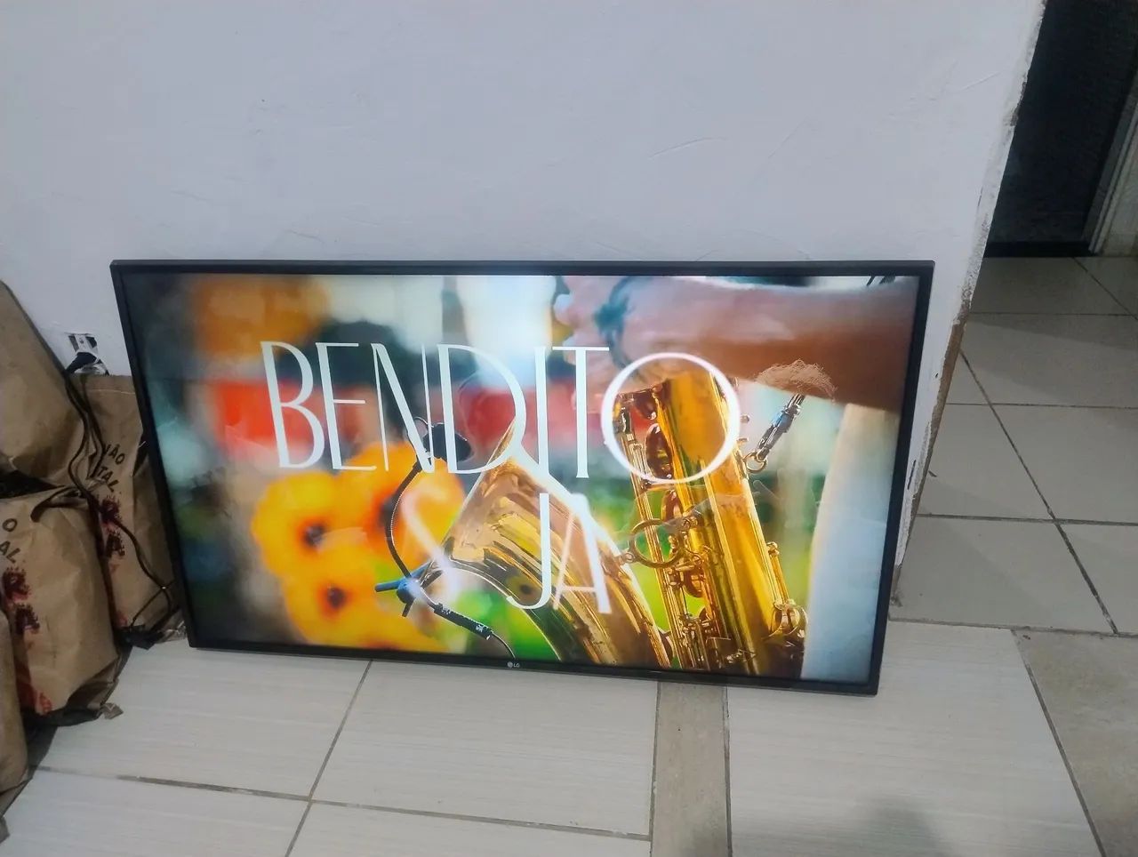 Vendo Smart tv 50 polegadas  - Foto 2