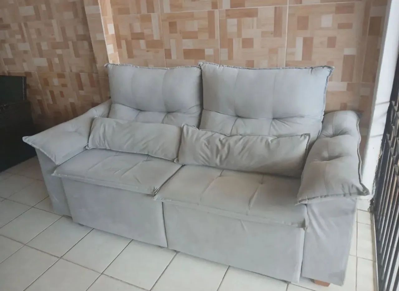 Retractable and Reclining Sofa436600614149181440