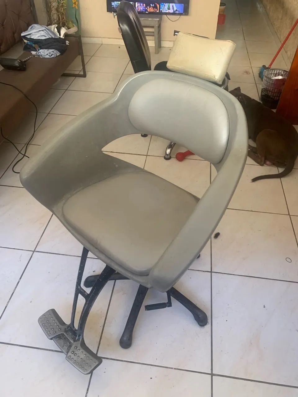 Vendo cadeira de barbeiro 