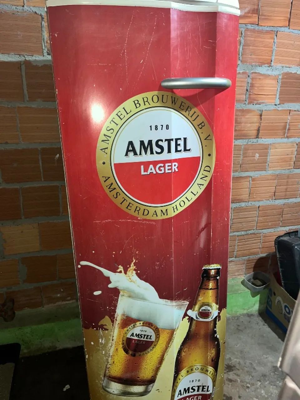Freezer vertical com defeito 100$