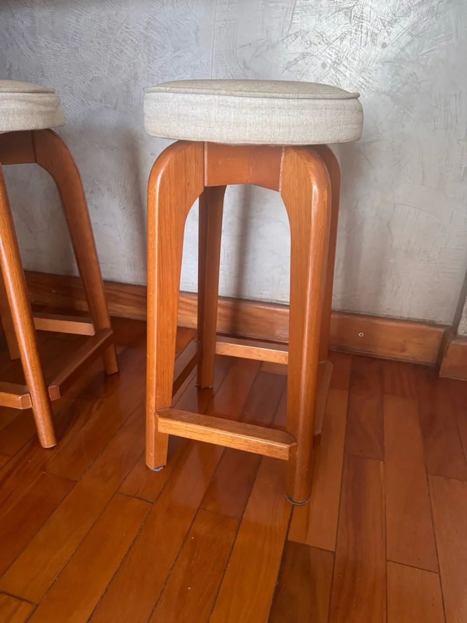 Cortina branca com bordado - linda e delicada - Foto 2