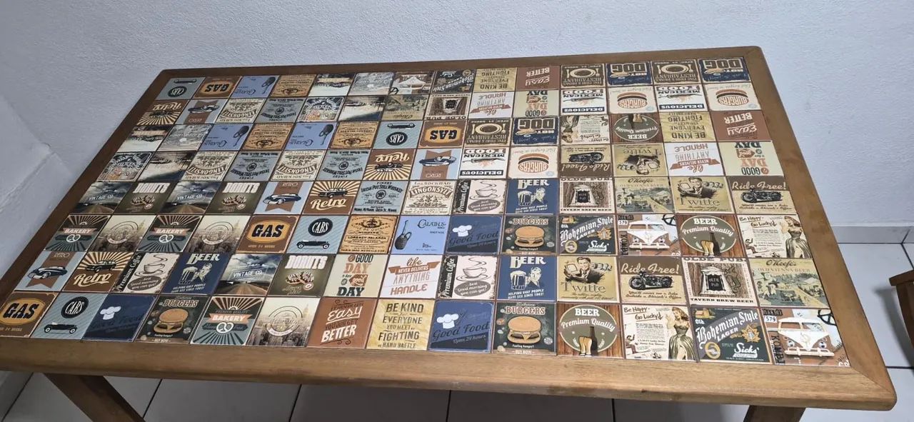 Mesa de madeira com 4 cadeiras  - Foto 5