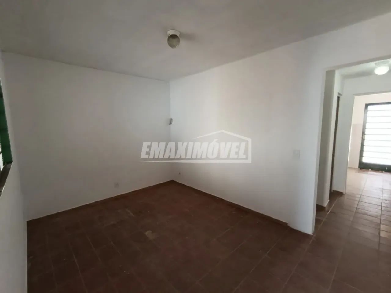 Casa com 2 Quartos, 1 vaga e quintal - Vila Assis - Foto 4