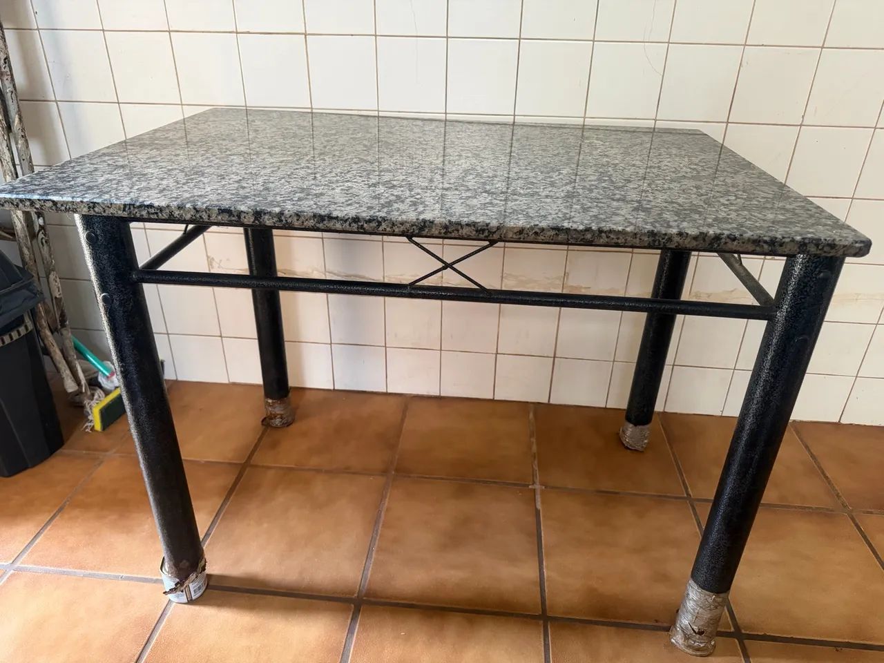 Vendo mesa 4 lugares com avarias - Foto 5