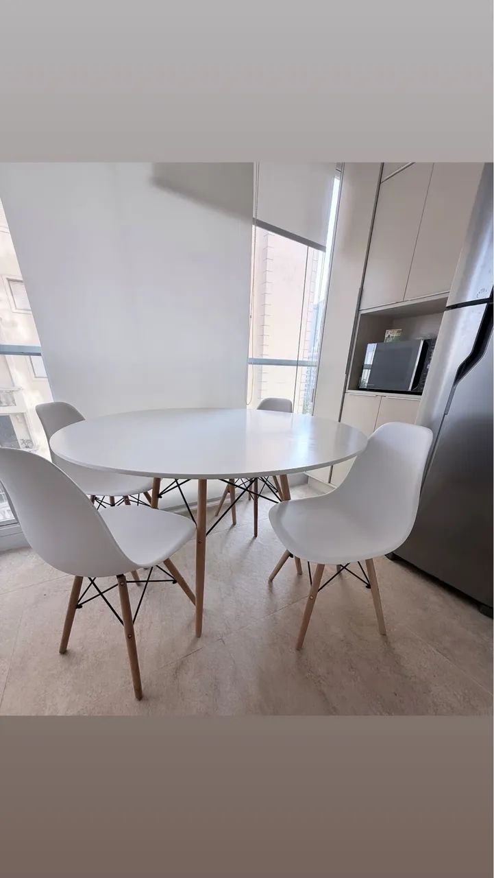 Conjunto mesa com quatro cadeiras linda. - Foto 3