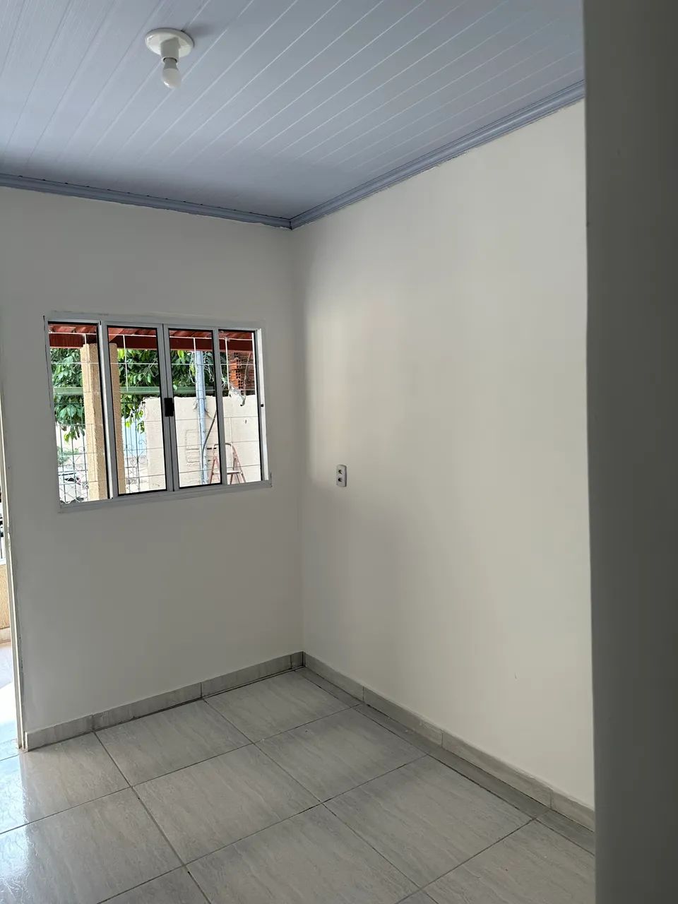 7 Barracao de 2 cômodos e 1 banheiro  - Foto 5