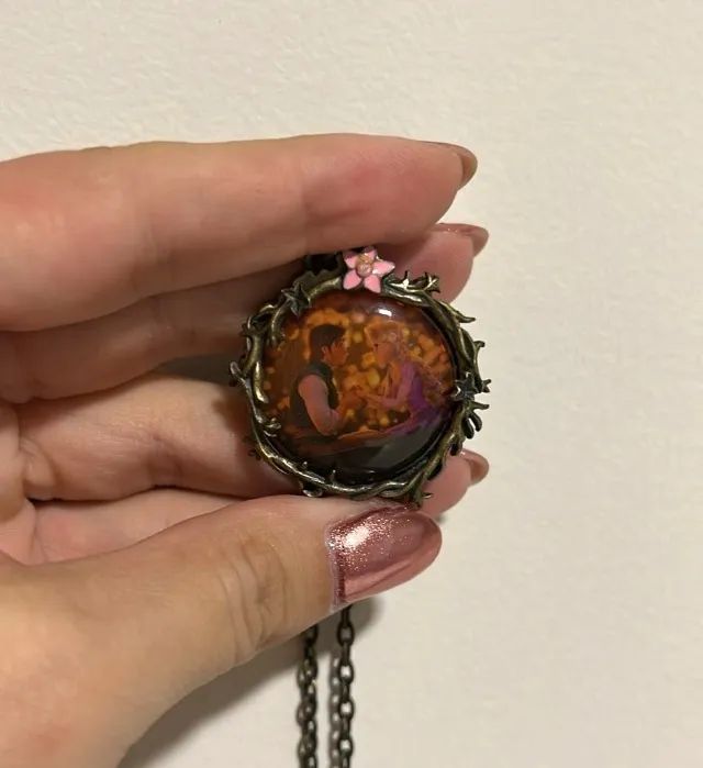 Colar Disney Rapunzel 